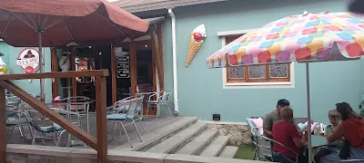 Ice & Spice gallery image 8